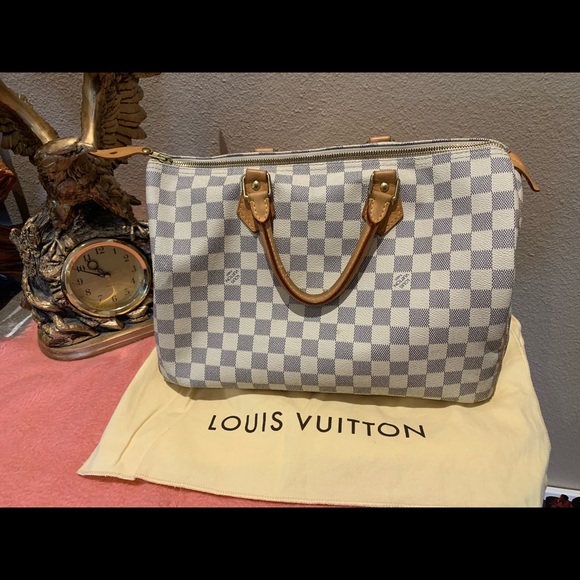 Authentic Louis Vuiiton bag - Picture 1 of 8